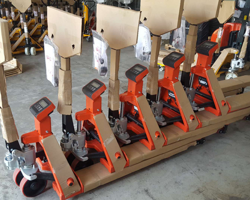 電子秤叉車--某五色金屬回收廠諾力電子秤搬運車